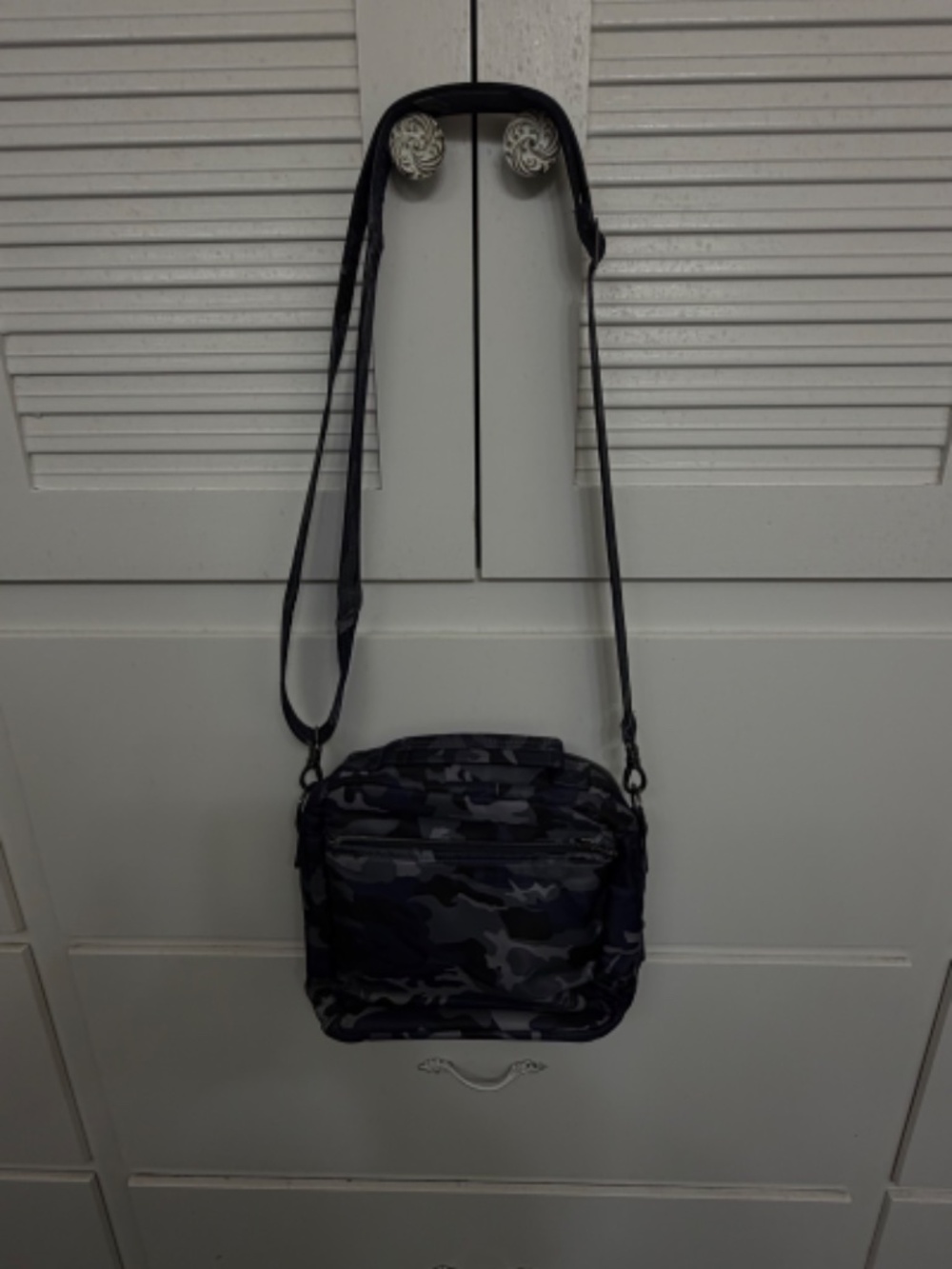 Lug Ranger Crossbody Bag - Picture 2 of 13